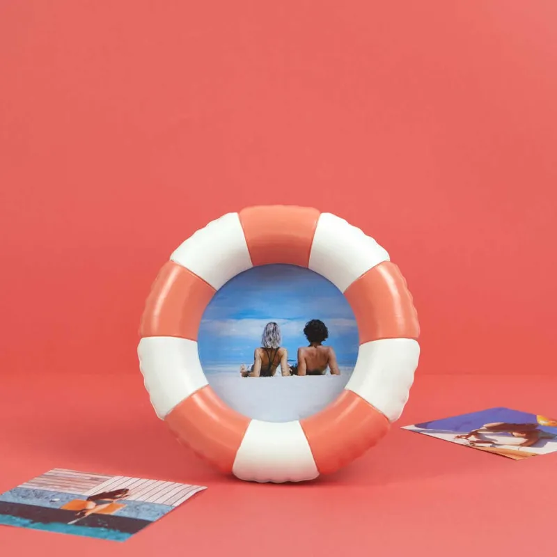 Floats Red Resin Frame | Happyideas