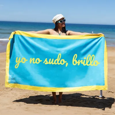 Toalla playa "yo no sudo, brillo" | Happyideas