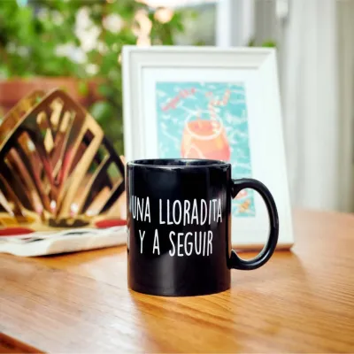 Taza "Una lloradita y a seguir" | Happyideas