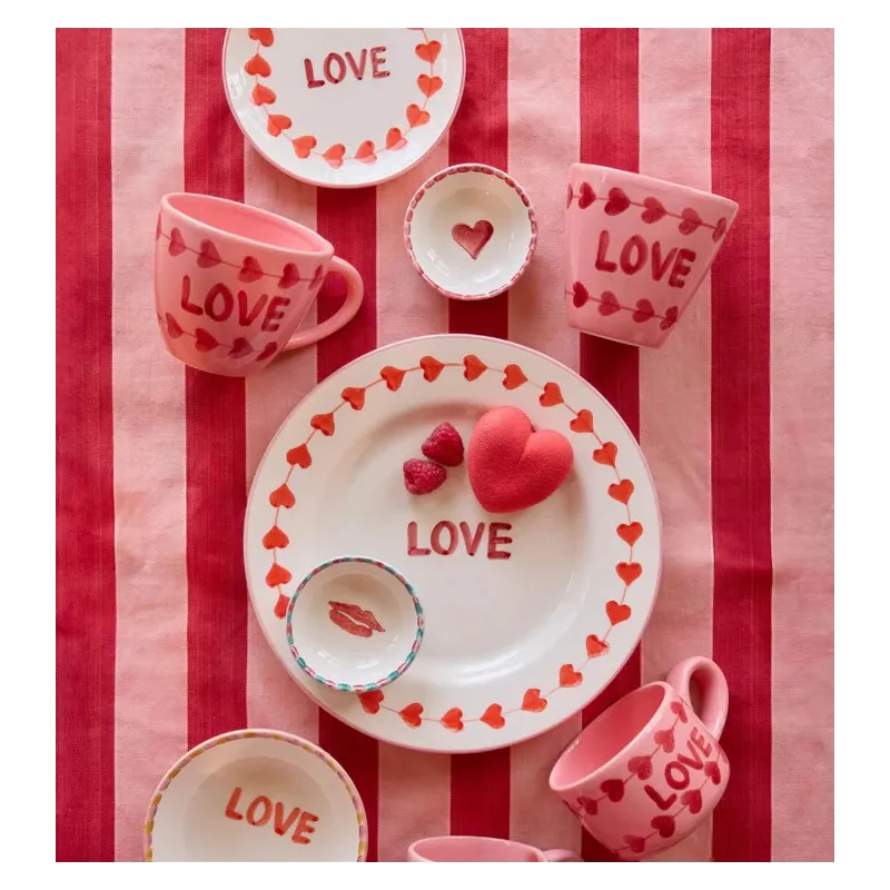 Oval Mug LOVE | Happyideas