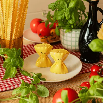 Pasta Farfalle Salt & Pepper Shakers - Happyideas.com