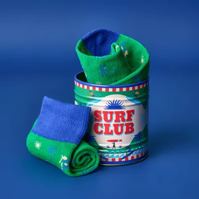Calcetines “Surf Club” en lata | Happyideas