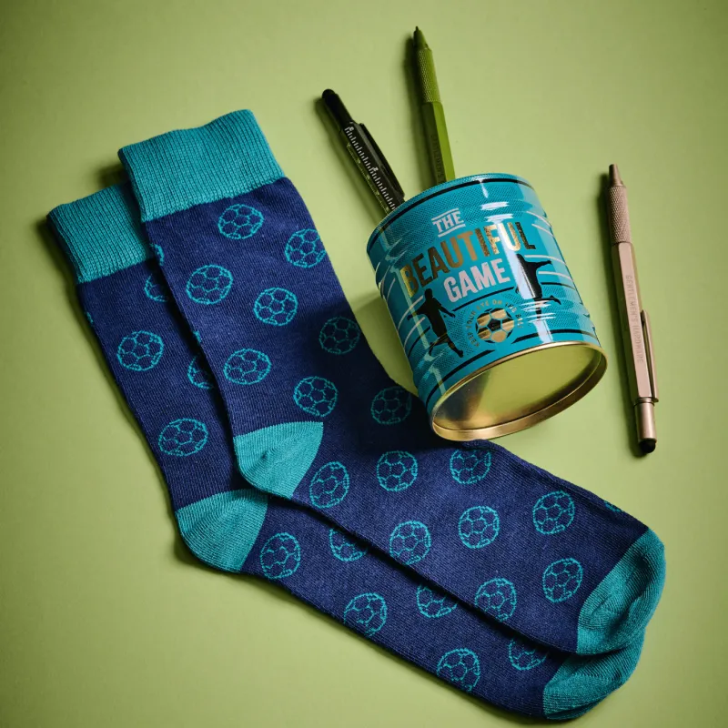 Calcetines “The Beautiful Game” en lata | Happyideas