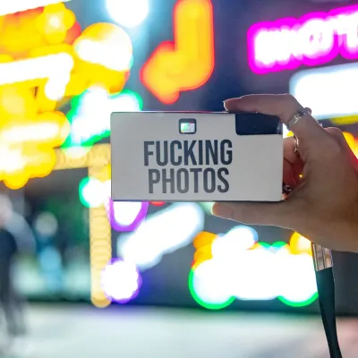 Cámara desechable “Fucking photos" | Happyideas