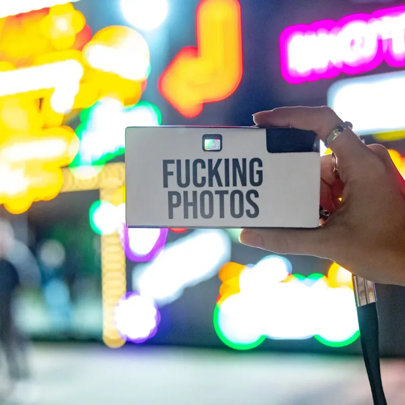 Cámara desechable “Fucking photos" | Happyideas