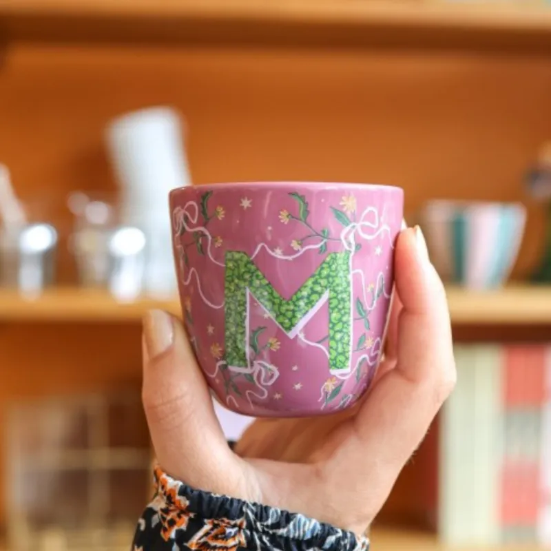 Taza con letra M: la inicial para tu café | Happyideas