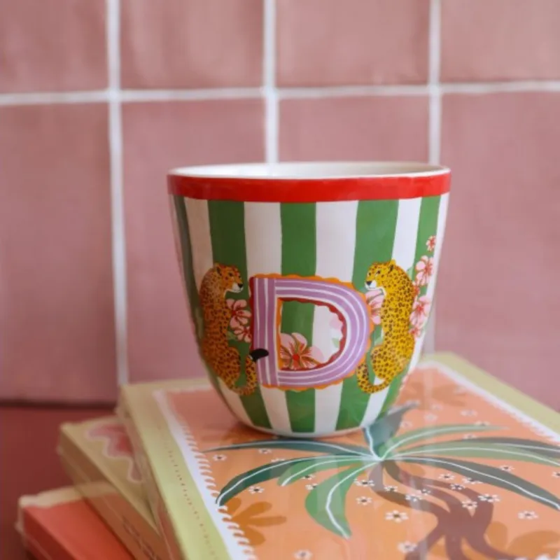 Taza con letra D: la inicial para tu café | Happyideas