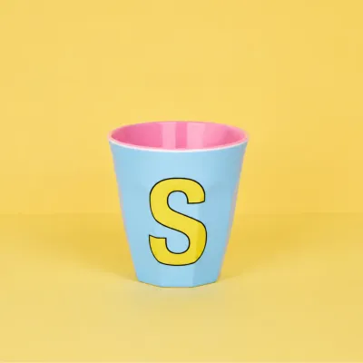 Vaso de melamina con letra S | Happyideas