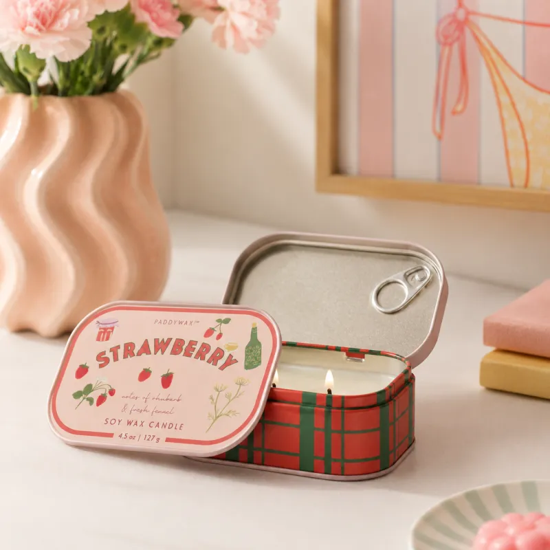 Bistro 4.5oz/127g Strawberry Printed Tin Candle - Happyideas.com