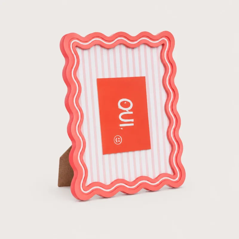 Wavy Photo Frame Oui 13x18 | Happyideas
