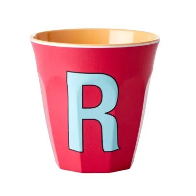 Vaso de melamina con letra R | Happyideas