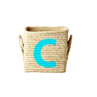 Cesta cuadrada de rafia Letra C | Happyideas