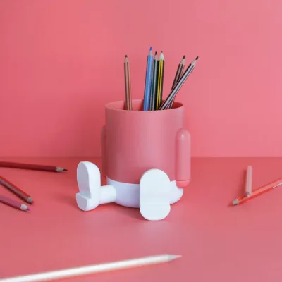 Portalápices Mr. Sitty rojo divertido | Happyideas
