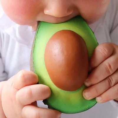 Mordedor en forma de Aguacate Oli&Carol | Happyideas
