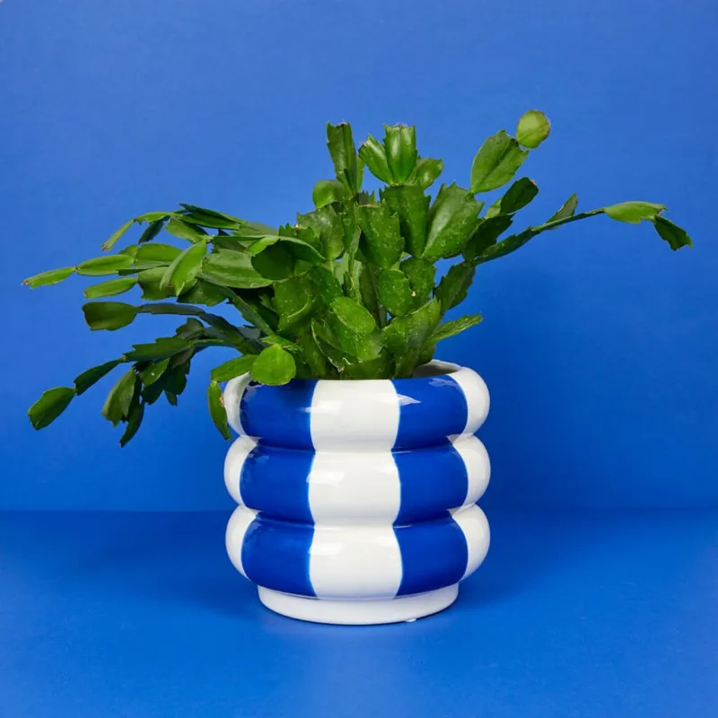 Big Blue Floating Flowerpot - Happyideas.com