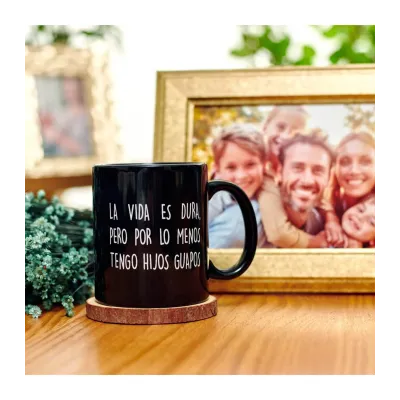 Taza La vida es dura, hijos guapos | Happyideas