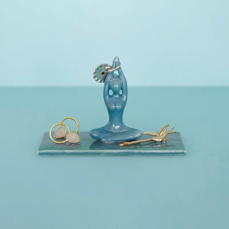 Blue Yoga ring holder - Happyideas.com