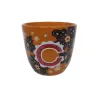 Taza Letra C de cerámica con estampado floral oscuro sobre fondo blanco - Happyideas