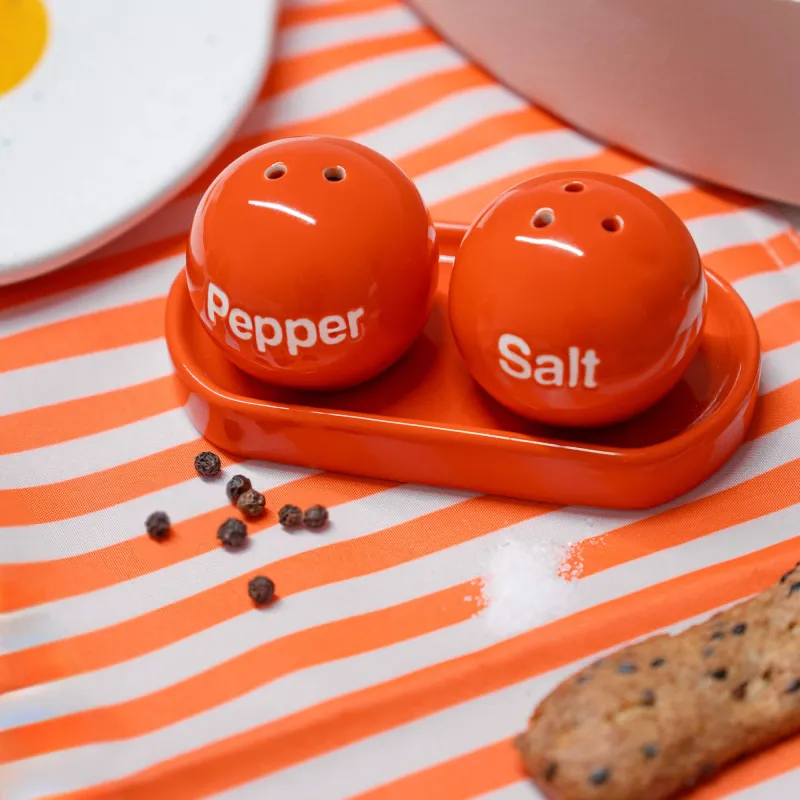 Red Ping Pong Salt & Pepper Set | Happyideas