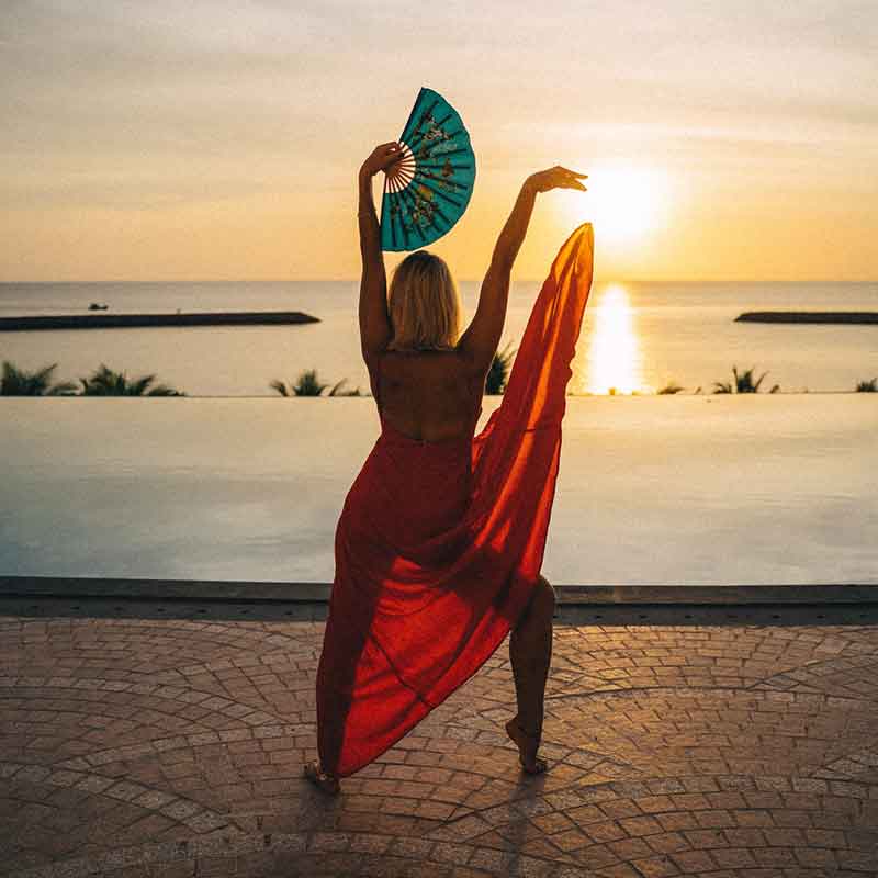 Mujer con abanico