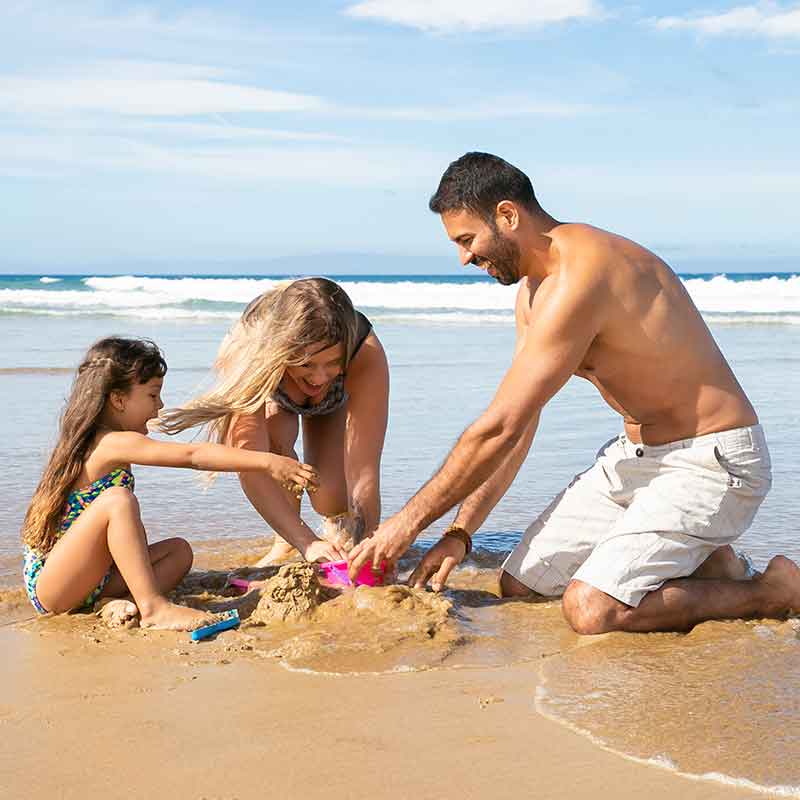 Qué llevar a la playa con niños