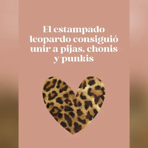 Corazón con estampado leopardo y la frase de Happyideas sobre fondo rosa